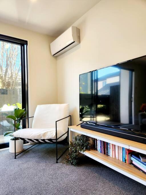 Central Home With Internal Garage - Close To Cbd! Christchurch Exterior photo